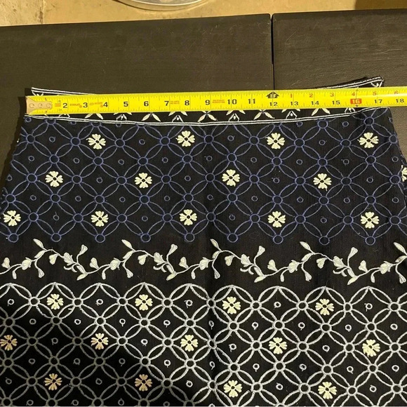 Loft Embroidered Floral Geometric Mini Skirt Size 14 Lined Navy Blue White - Picture 10 of 12